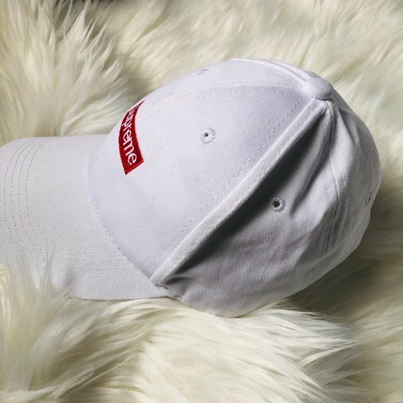 Supreme white hat - Picture 7 of 7